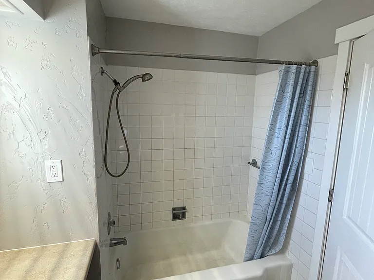 8921 E Broadway Ave — Photo 8