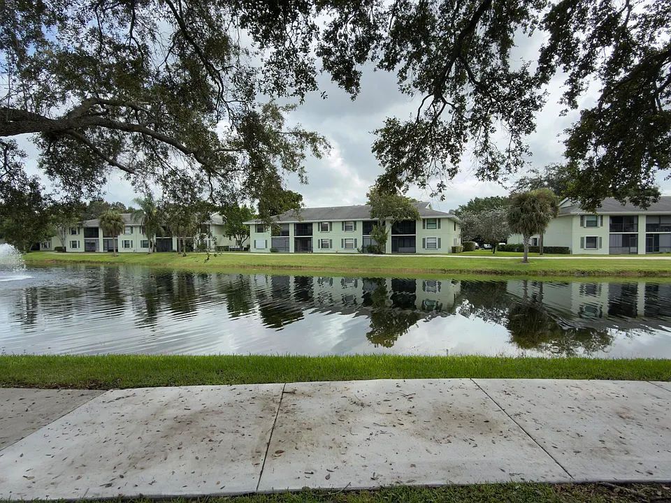 901 Sabal Ridge Cir #C