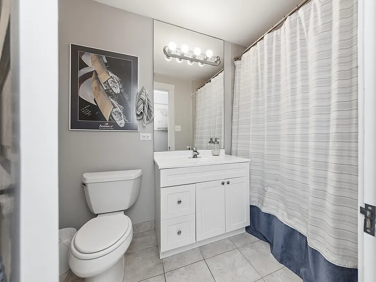 954 W Cuyler Ave #1E — Photo 10