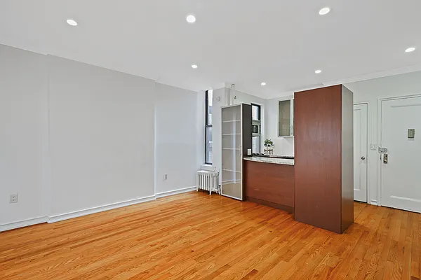 Sold by Avenue Sotheby's International Realty | media 6