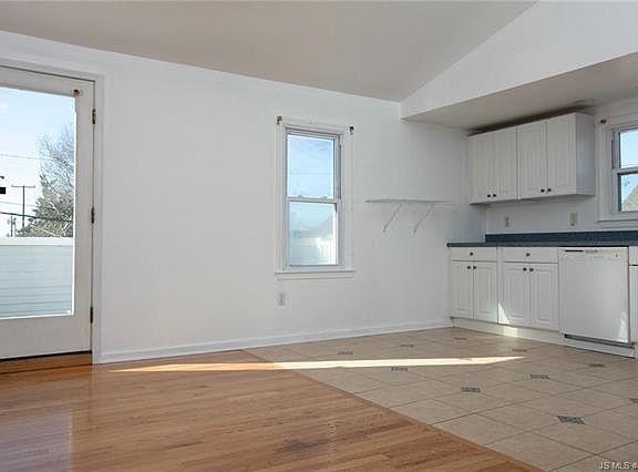 5th image of 3 W Delaware Ave