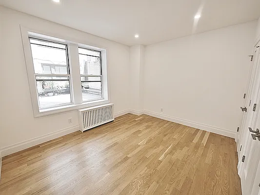 Sold by Rachel Realty | media 25