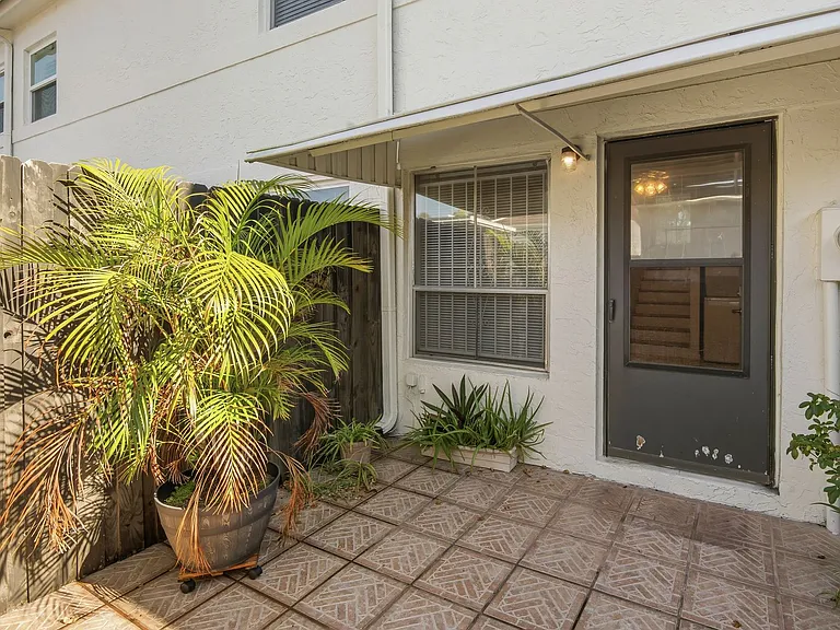 4521 W La Villa Ln — Photo 16