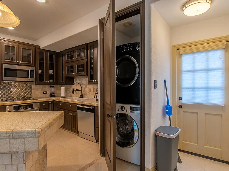 3631 Seguin Dr — Photo 33