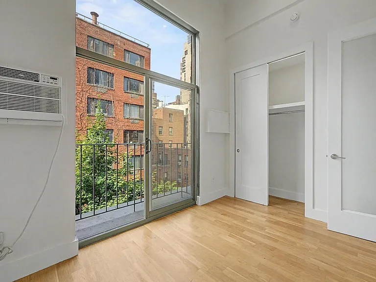 220 E 22nd St #3U — Photo 11