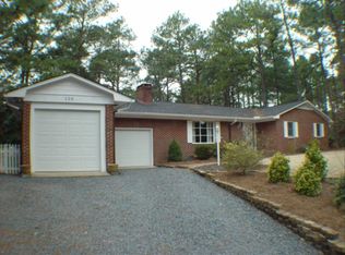 139 Pine Ridge Dr, Whispering Pines, NC 28327
