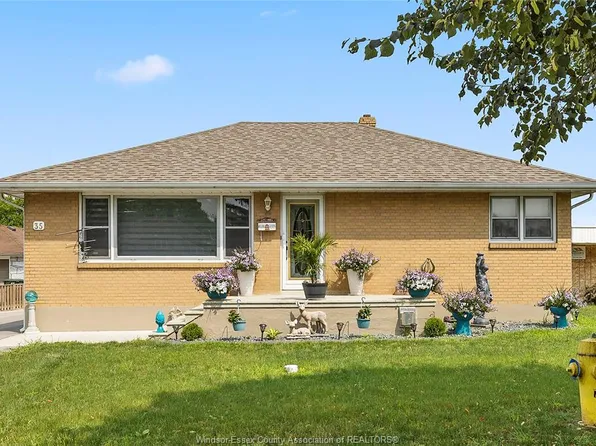 35 Victoria St N, Amherstburg, ON N9V 2X7