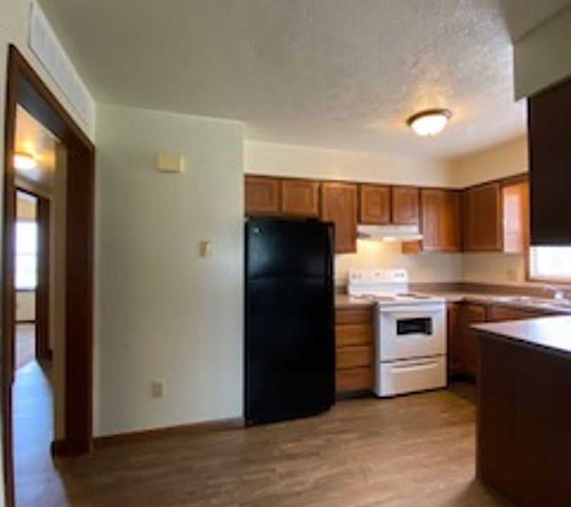 1st image of 124 S Silverwood Ln APT B