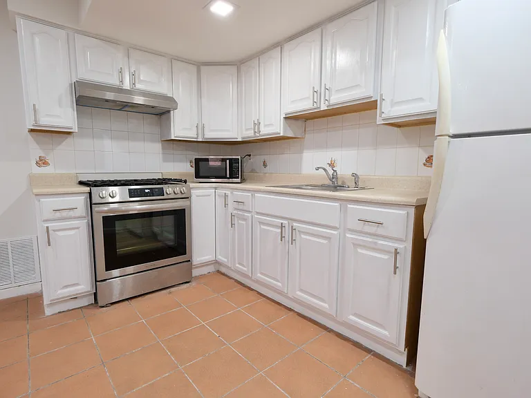 9 Thorne St #G — Photo 9