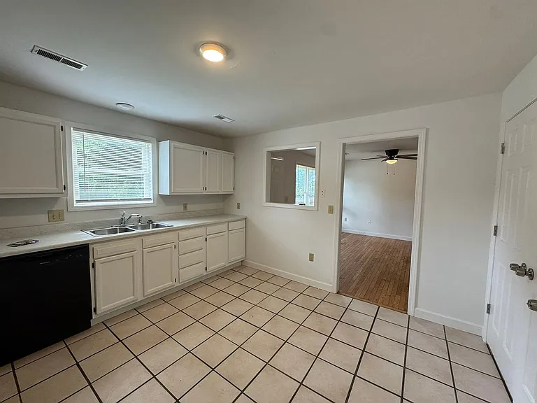 507 Banks Ave — Photo 9