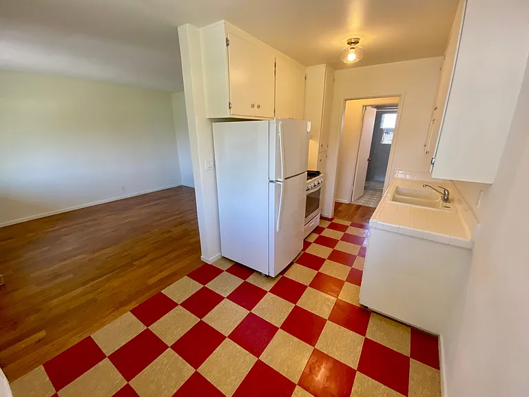 5829 Cartwright Ave #4 — Photo 3