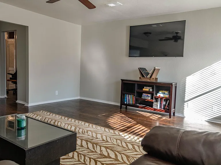 1510 Juanita Dr — Photo 10