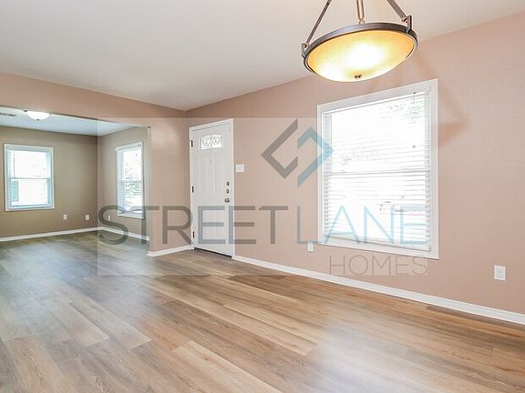 3rd image of 4049 Winfield Ave