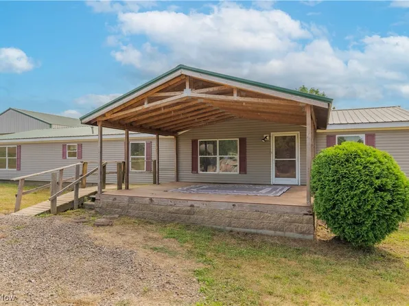 5240 Chalon Rd SW, Carrollton, OH 44615