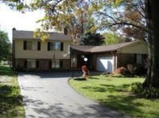 7380 Capri Dr, White Lake, MI