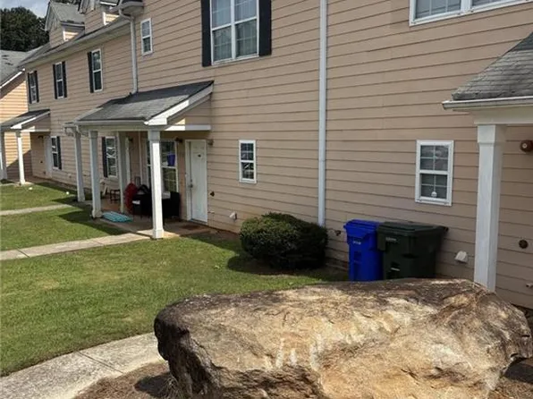1739 Bob White Ln, Conyers, GA 30013