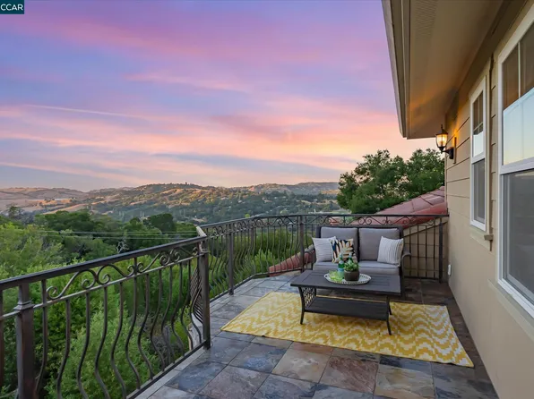 211 Canon Dr, Orinda, CA 94563