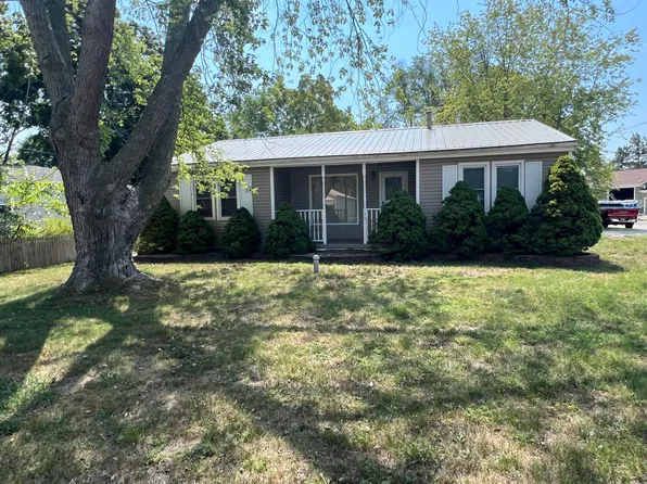 1201 Shettler Rd, Norton Shores, MI 49444