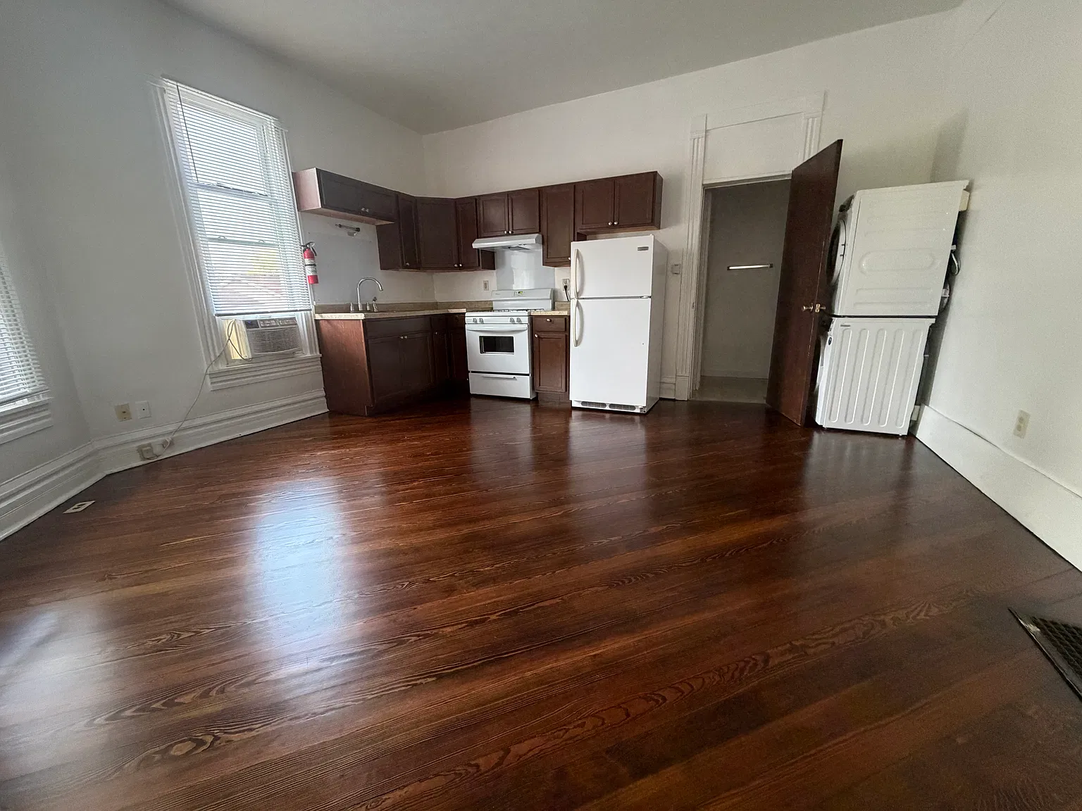 Studio, 250 sqft, $640 — Photo 4