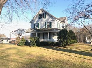 660 West St, Amherst, MA 01002