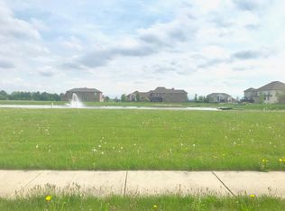 609 Carrera Dr, Savoy, IL