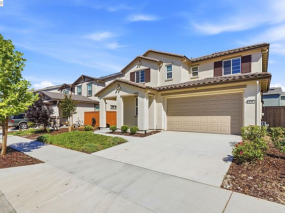 3rd image of 639 Rosedale Way