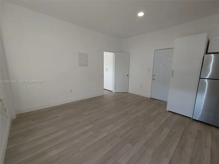 1629 SW 6th St #11 — Photo 9