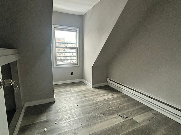 5th image of 56 N 18th St Floor 3