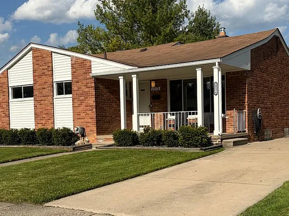 28578 Jahns Dr, Roseville, MI 48066