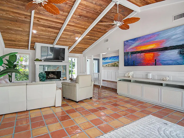 19 Pinehill Trl E — Photo 7