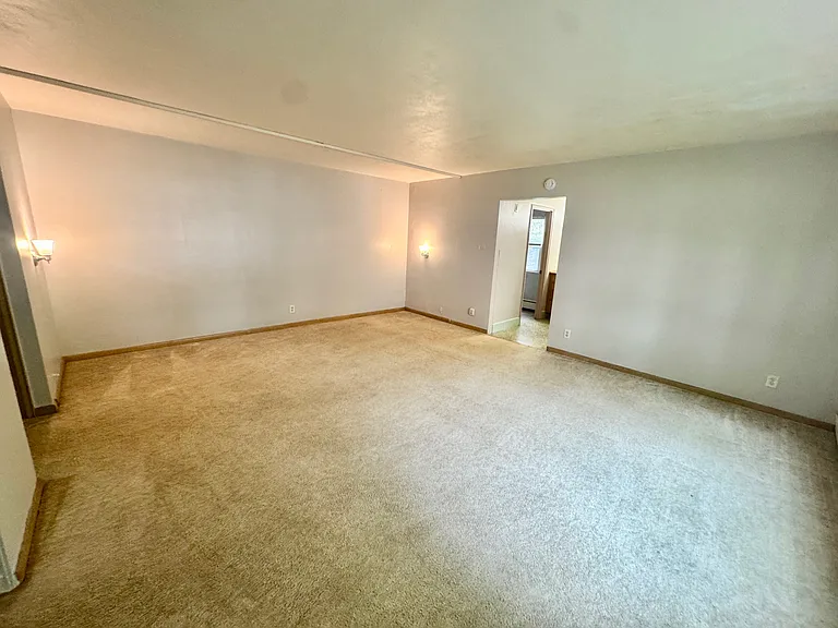 404 S 4th St #102 — Photo 14