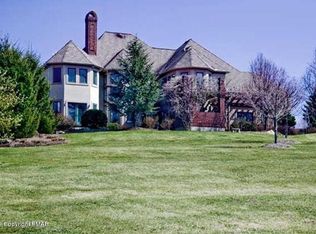 4322 W Wyndemere Cir, Schnecksville, PA