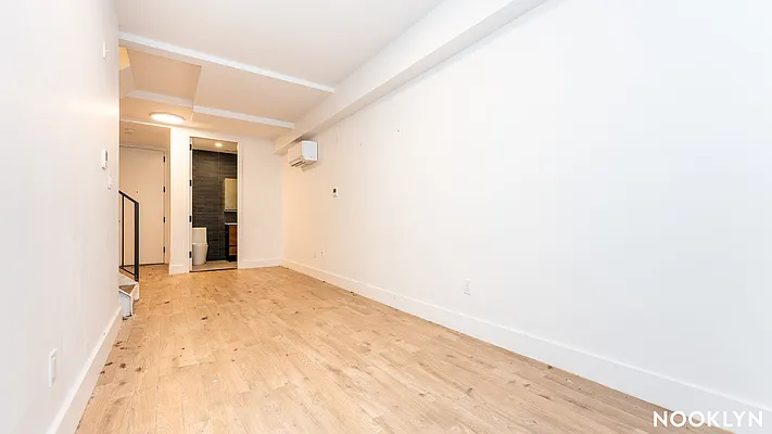 Rented by Nooklyn NYC LLC | media 22