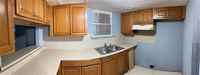 3 bed, 2.5 bath, 1500 sqft, $1,300 — Photo 3