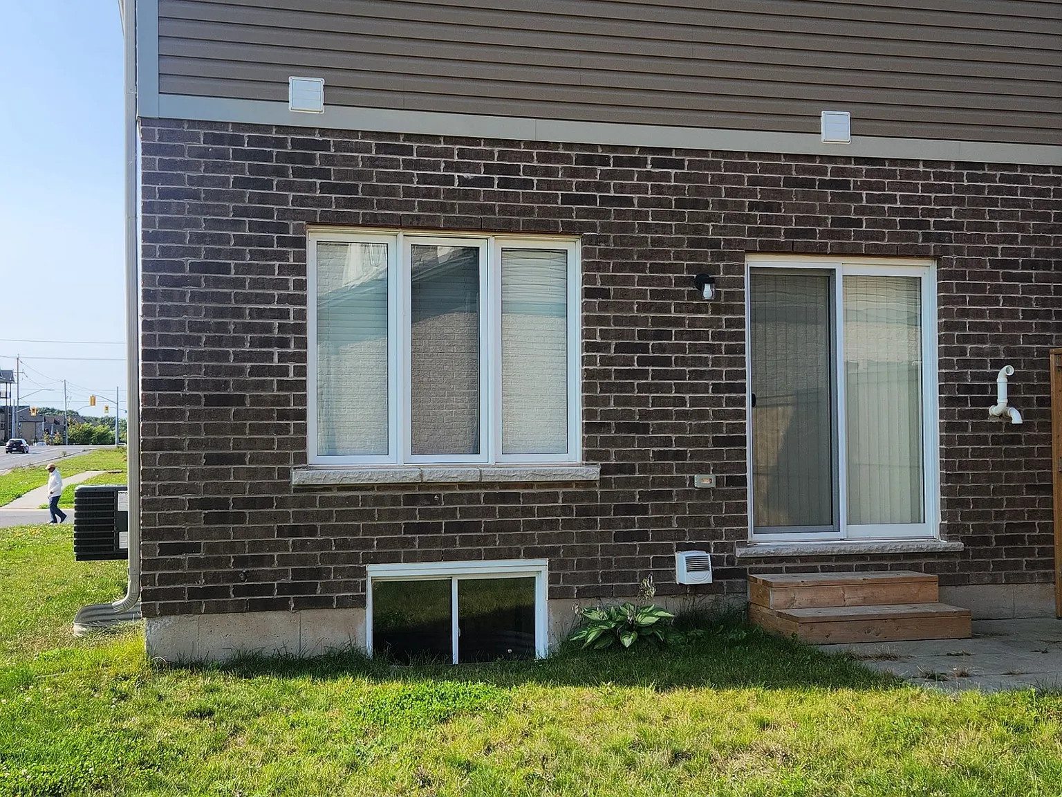3 bed, $2,300 — Photo 4