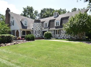 13395 Braemar Dr, Elm Grove, WI 53122