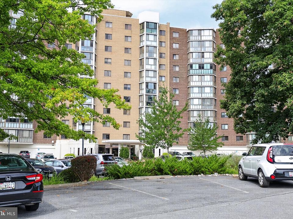 1st image of 15115 Interlachen Dr #3-612