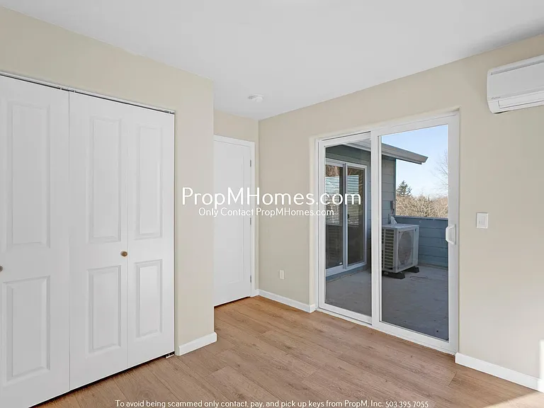 9597 SE Crystal View Dr #B — Photo 12