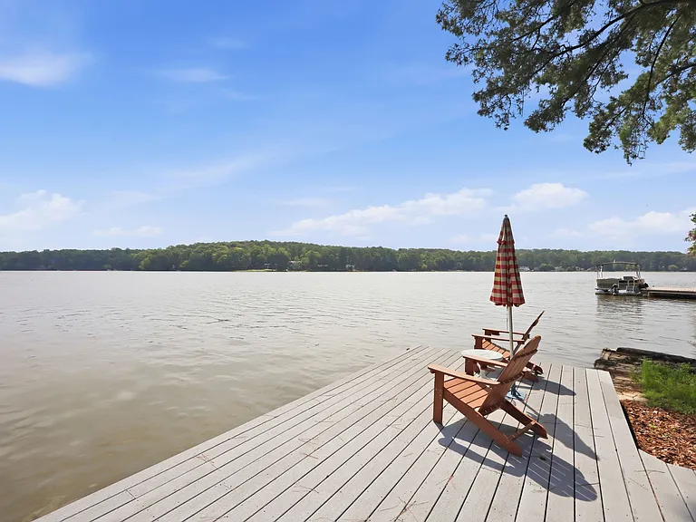 253 Lakeview Dr — Photo 17