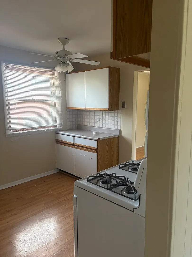 5 bed, 1.5 bath, 2248 sqft, $3,000 — Photo 4