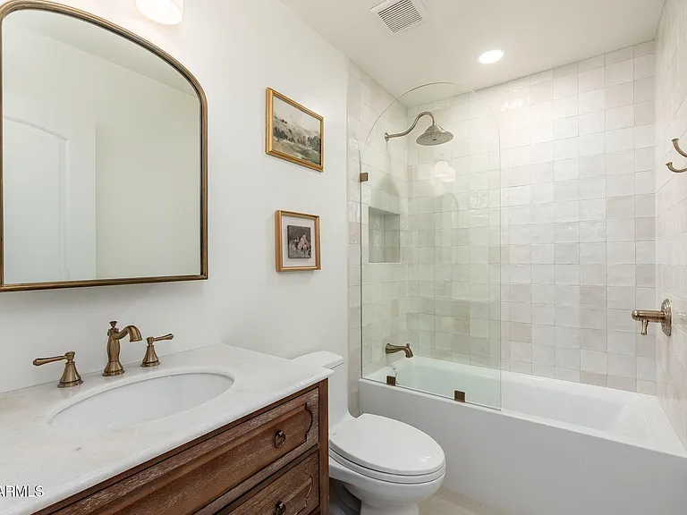 4030 E Fairmount Ave — Photo 25