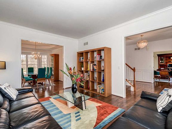 4th image of 6891 Sweetfarm Ln