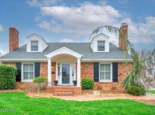 3713 Hycliffe Ave, Saint Matthews, KY 40207