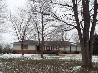 4559 Shoemaker Rd, Almont, MI 48003