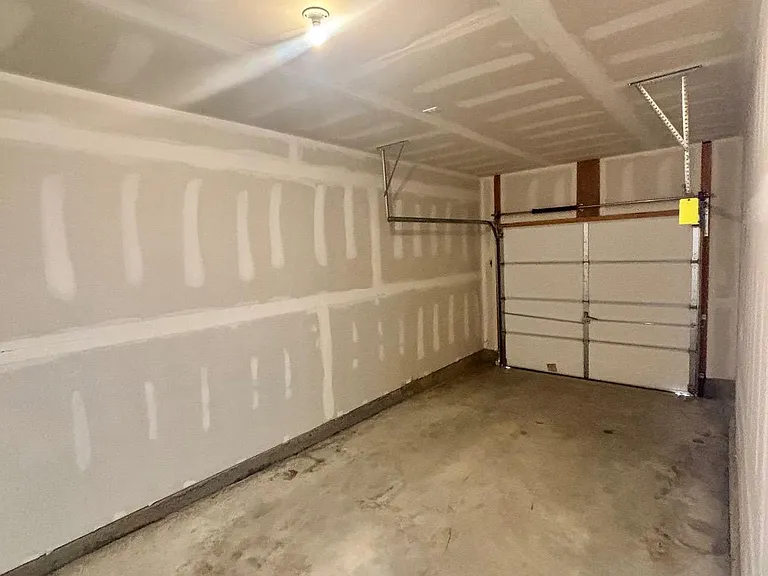 189 Mazzeo Dr — Photo 4