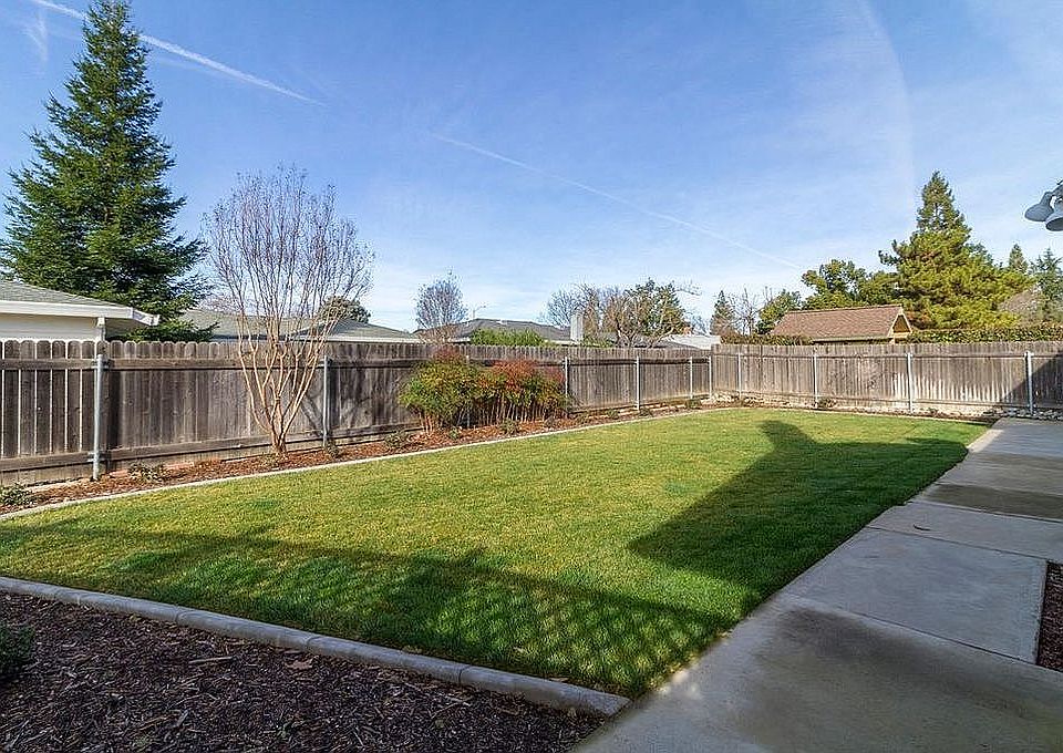 2nd image of 1003 Ridgeview Pl