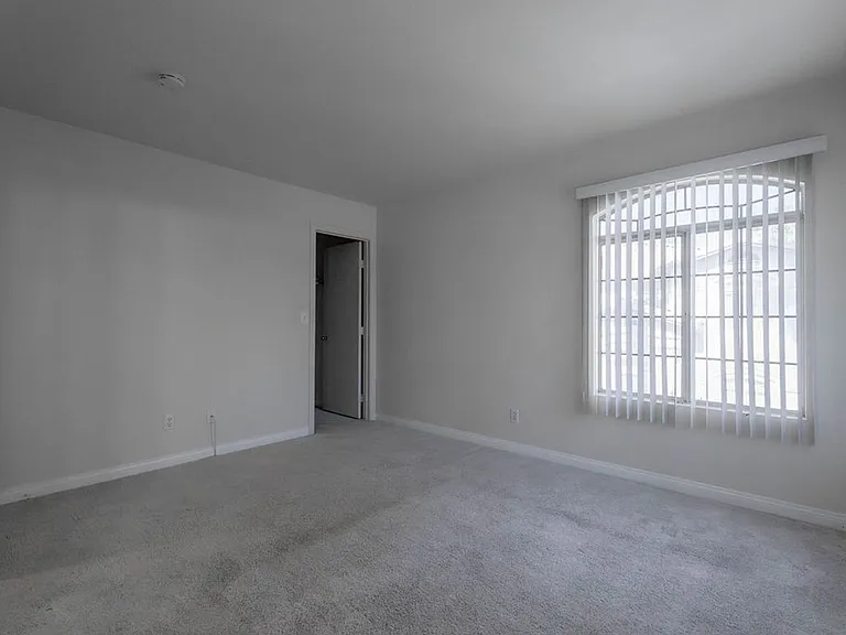 8217 Diamond Star Ct — Photo 27