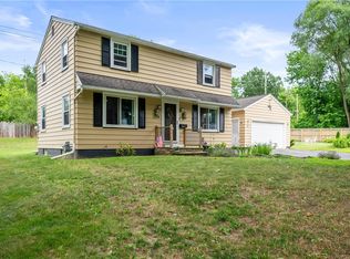8 Dayne St, Rochester, NY 14622