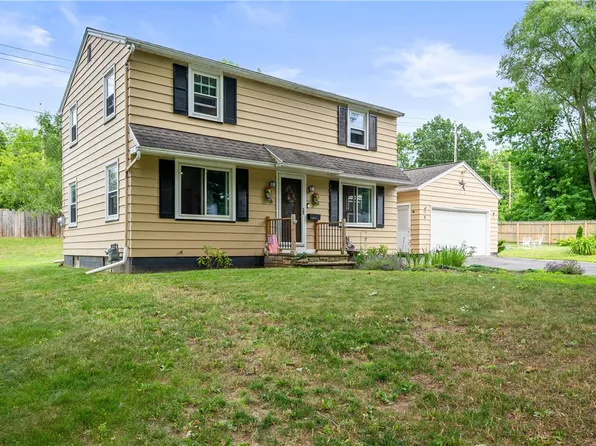8 Dayne St, Rochester, NY 14622
