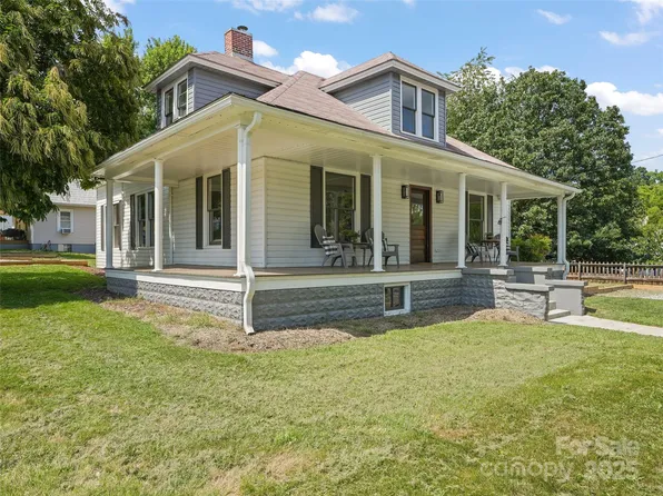 163 Pharr St, Canton, NC 28716